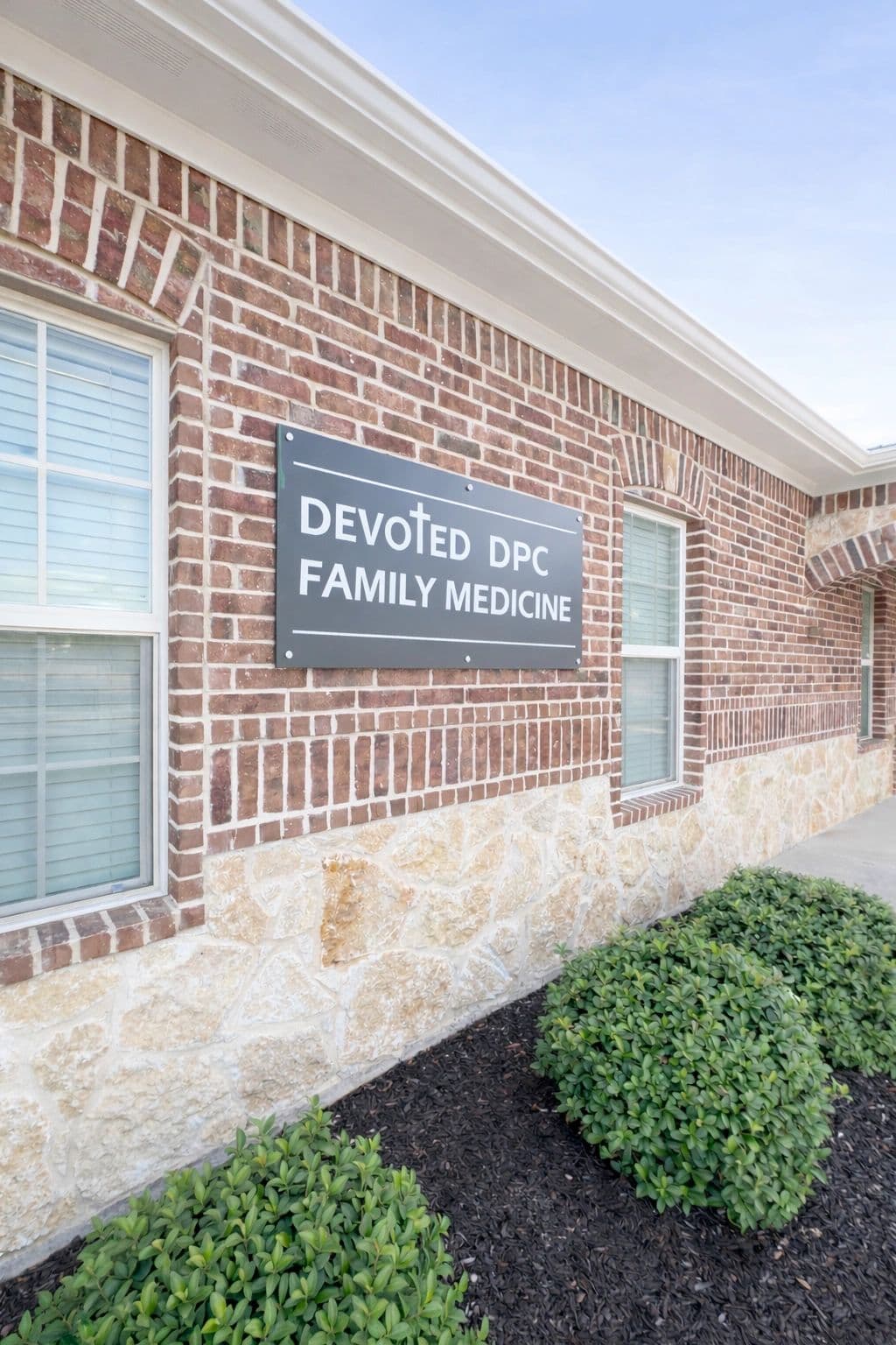 Devoted DPC logo